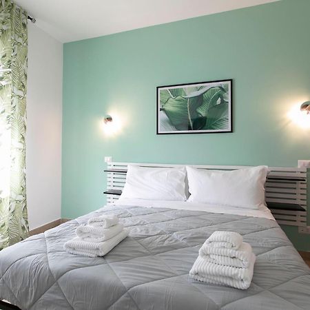 Domina Guest House Fiumicino Exterior photo